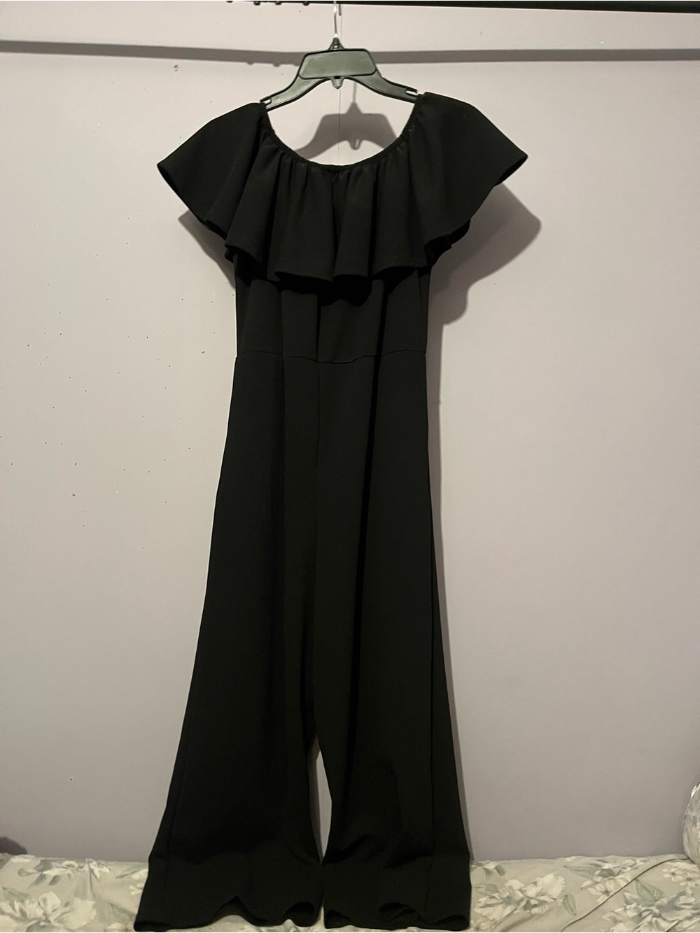Off-Shoulder Ruffle Jumpsuit - Picture 5 of 6